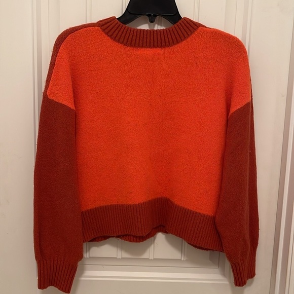 Coco‎ & Jamieson Cropped Sweater Women’s Sz M 2 tone orange with flower design - Picture 10 of 15